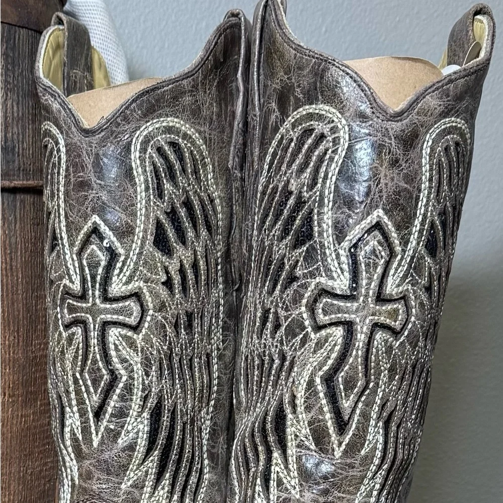 Women’s Corral Western Cowboy Boots with Black Inlay Wing and Cross Design - Picture 3 of 8
